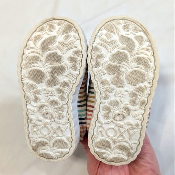 Roxy Kids Sheilahh Rainbow Stripe Sneakers Toddler Size 5 - Picture 10 of 11